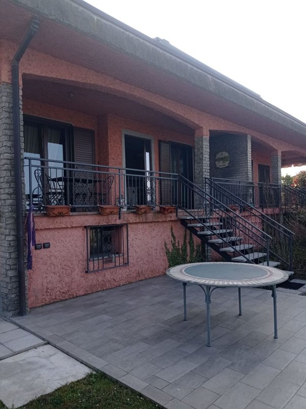 casa indipendente in affitto a Castelletto sopra Ticino