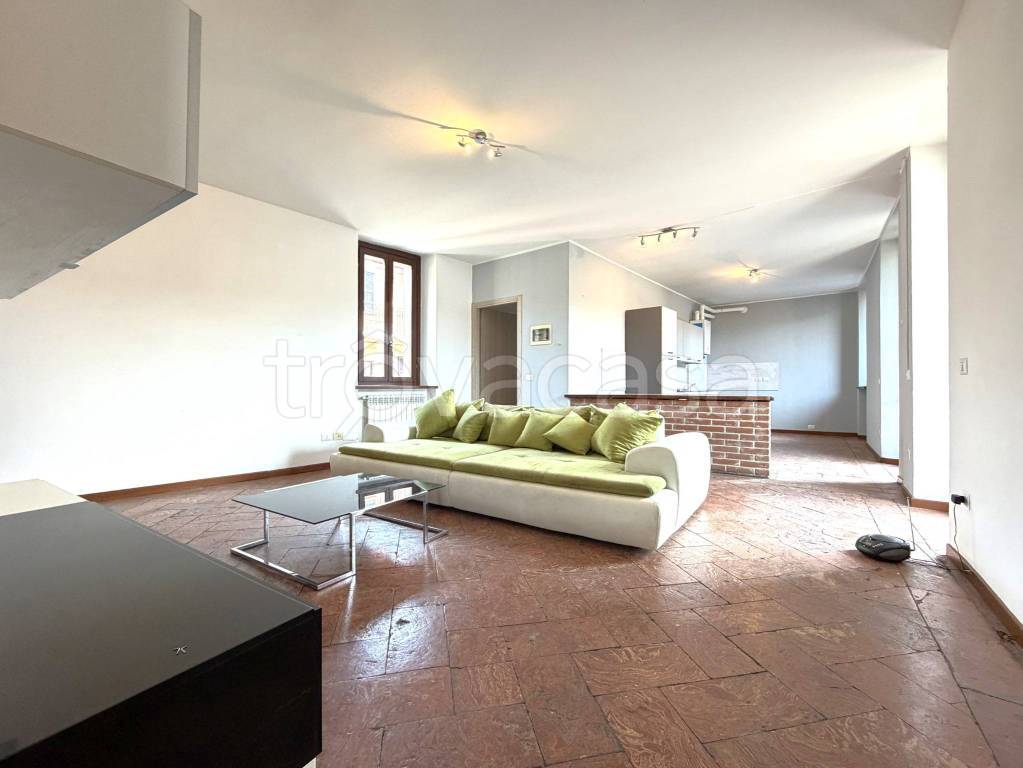 appartamento in affitto a Castelletto sopra Ticino