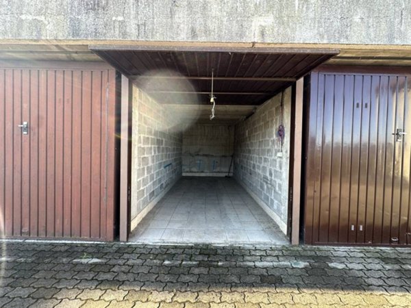 locale di sgombero in affitto a Dormelletto