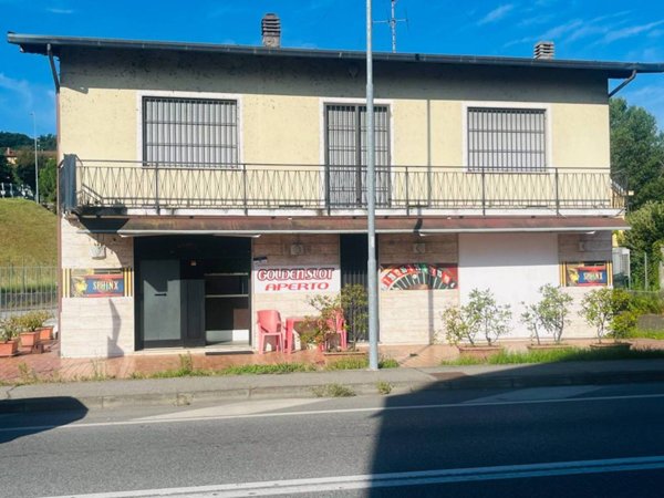 negozio in affitto a Dormelletto