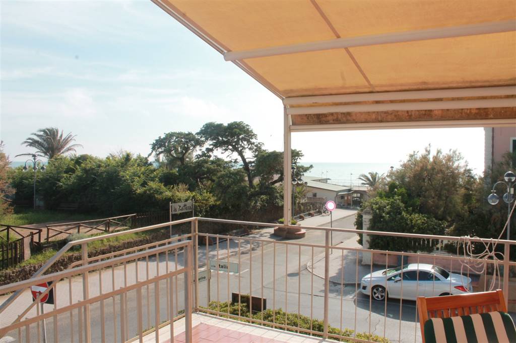 appartamento a Castagneto Carducci in zona Marina di Castagneto Carducci