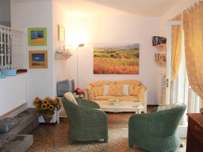 casa indipendente a Castagneto Carducci in zona Marina di Castagneto Carducci