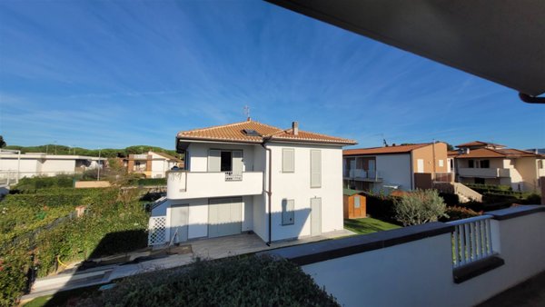 appartamento a Castagneto Carducci in zona Marina di Castagneto Carducci