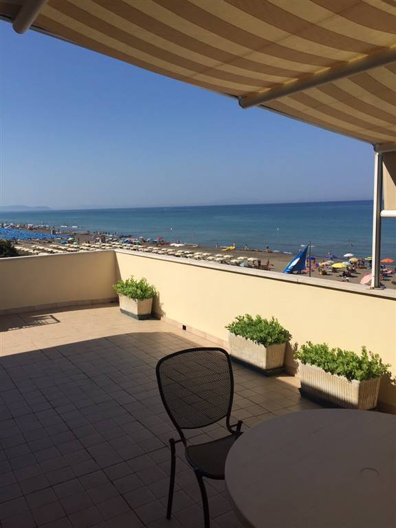 appartamento a Castagneto Carducci in zona Marina di Castagneto Carducci