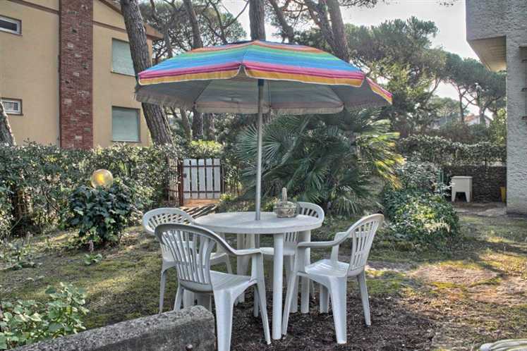 appartamento a Castagneto Carducci in zona Marina di Castagneto Carducci