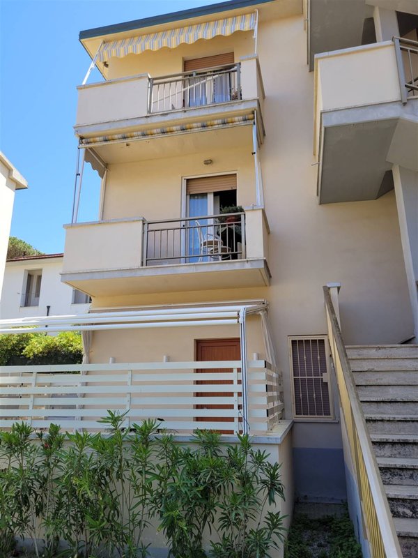 appartamento a Castagneto Carducci in zona Marina di Castagneto Carducci