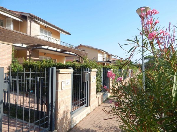 appartamento a Castagneto Carducci in zona Marina di Castagneto Carducci