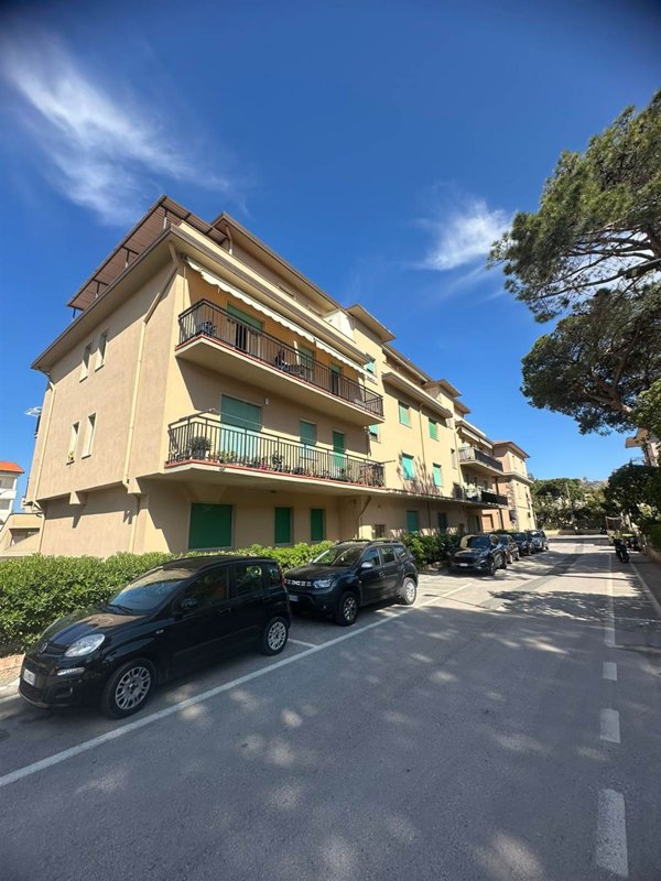 appartamento a Castagneto Carducci in zona Marina di Castagneto Carducci