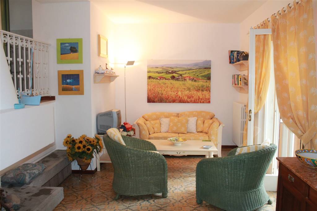 casa indipendente a Castagneto Carducci in zona Marina di Castagneto Carducci