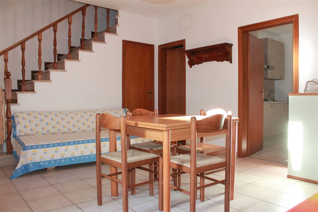 casa indipendente a Castagneto Carducci in zona Marina di Castagneto Carducci