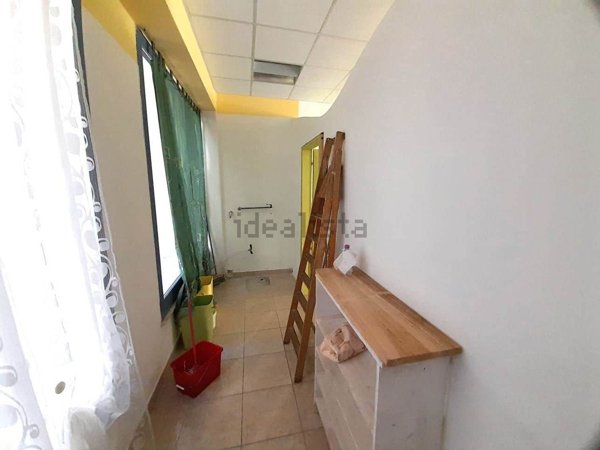 locale commerciale in affitto a Cecina