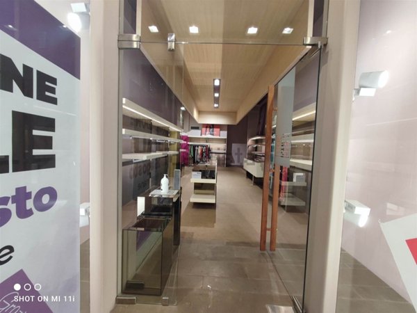 negozio in affitto a Cecina