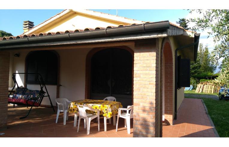 casa indipendente in affitto a Cecina