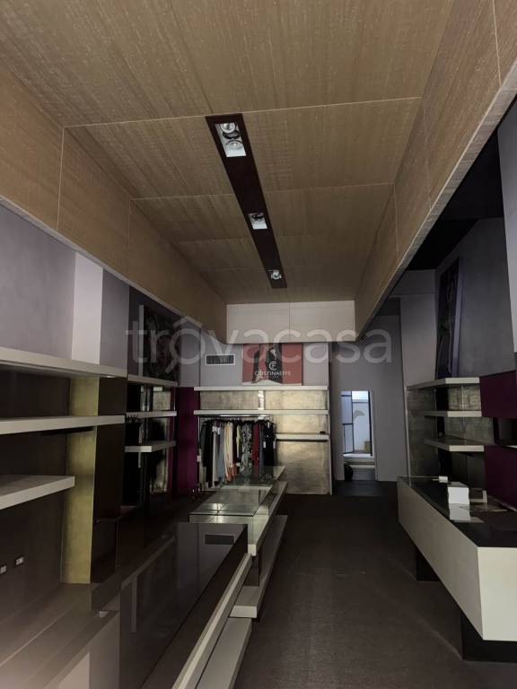 negozio in affitto a Cecina