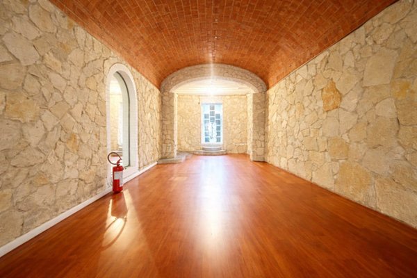 negozio in affitto a Cecina