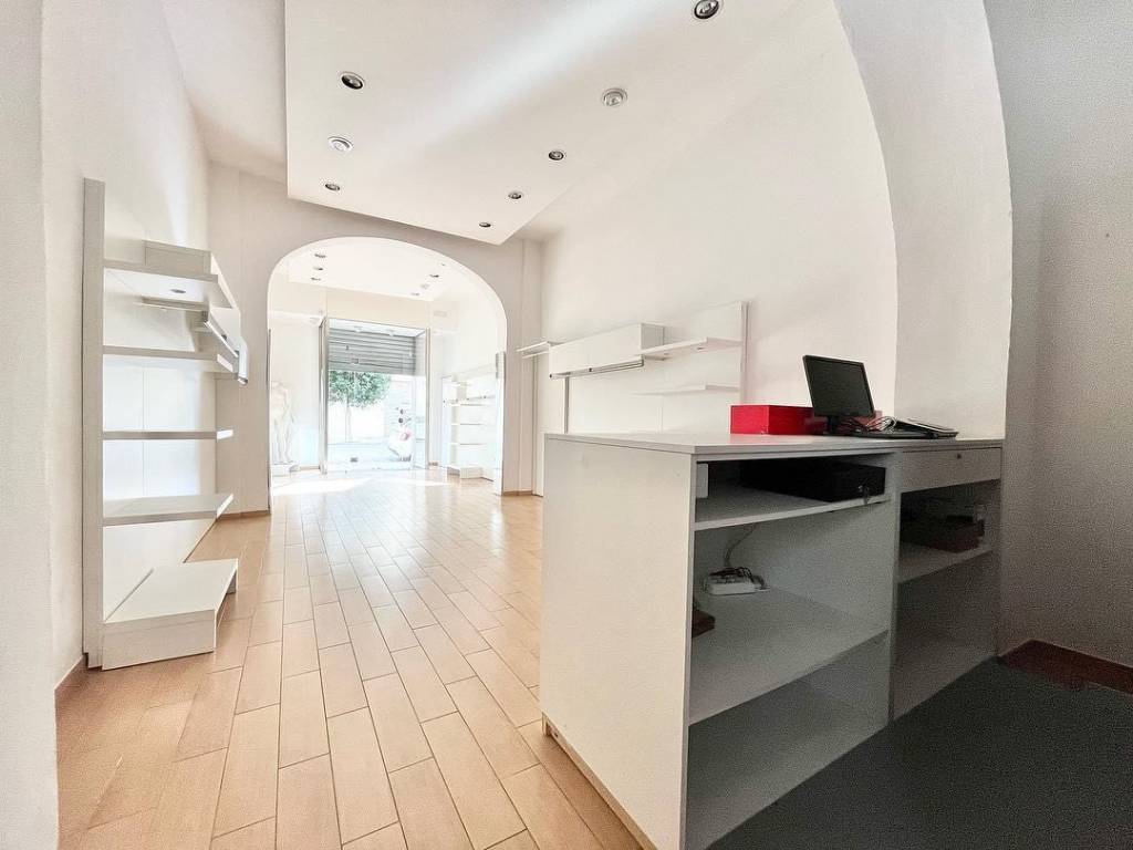 negozio in affitto a Cecina