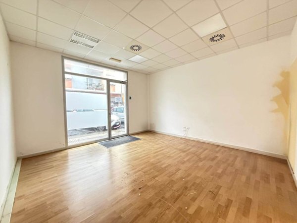 negozio in affitto a Cecina