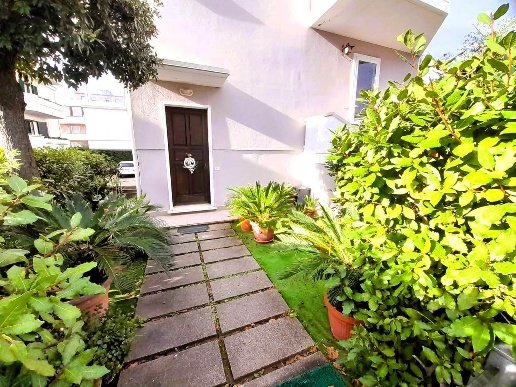 appartamento in affitto a Cecina