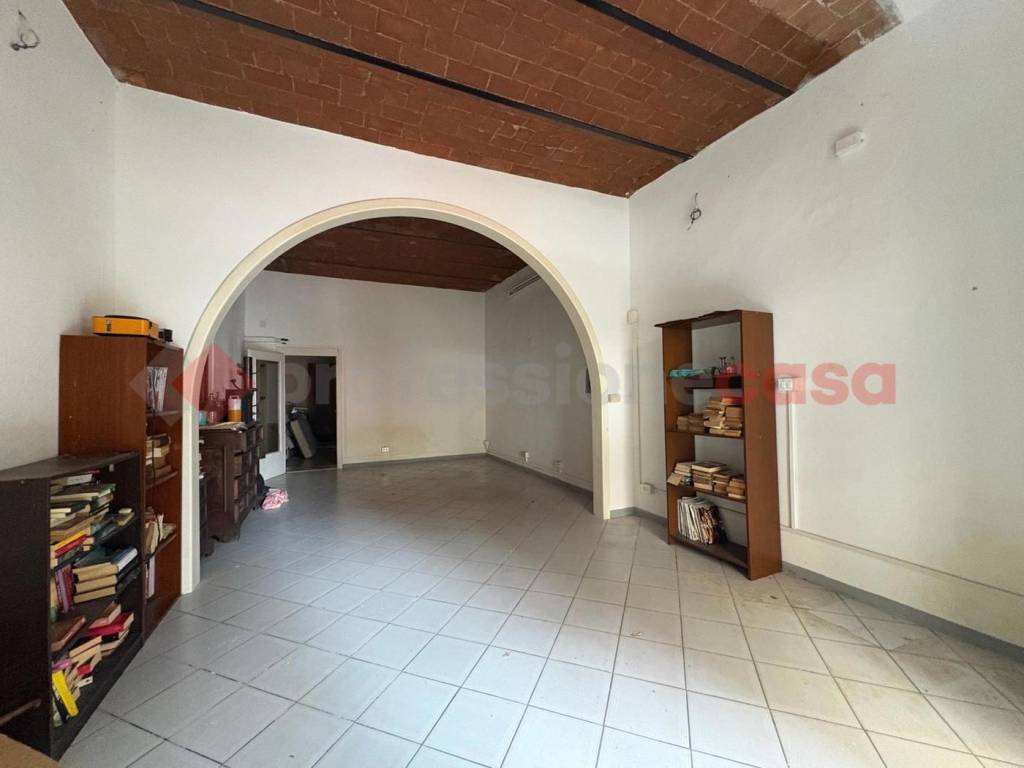 negozio in affitto a Cecina