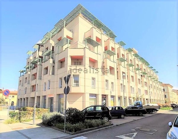 locale commerciale in affitto a Cecina