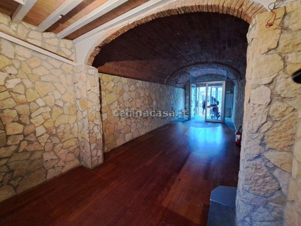 locale di sgombero in affitto a Cecina