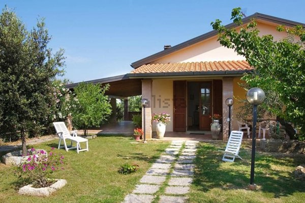 casa indipendente in affitto a Cecina