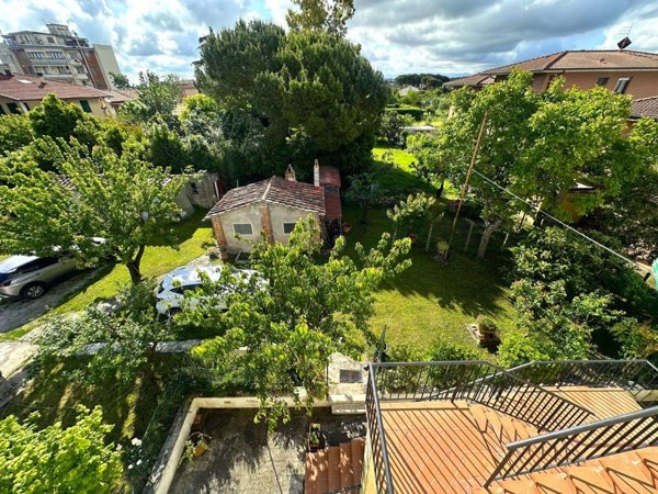 appartamento in affitto a Collesalvetti in zona Vicarello
