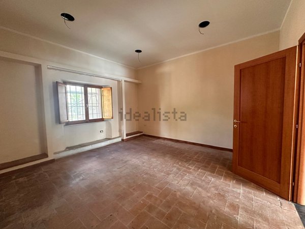 ufficio in affitto a Collesalvetti in zona Vicarello