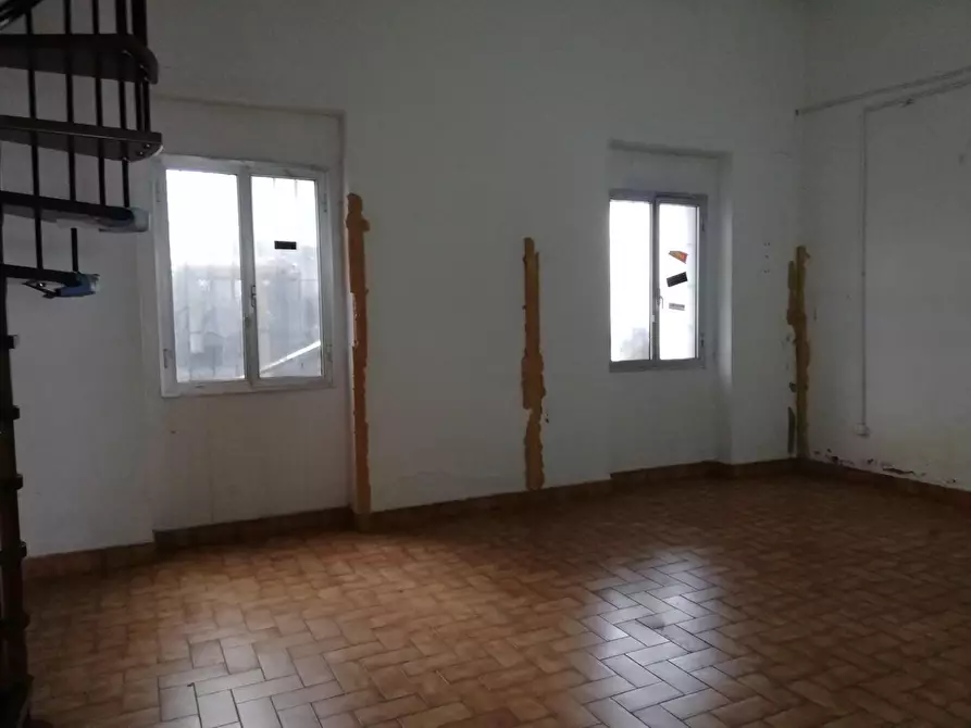 capannone in affitto a Collesalvetti in zona Stagno