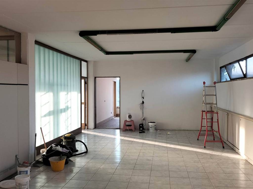 ufficio in affitto a Collesalvetti in zona Stagno