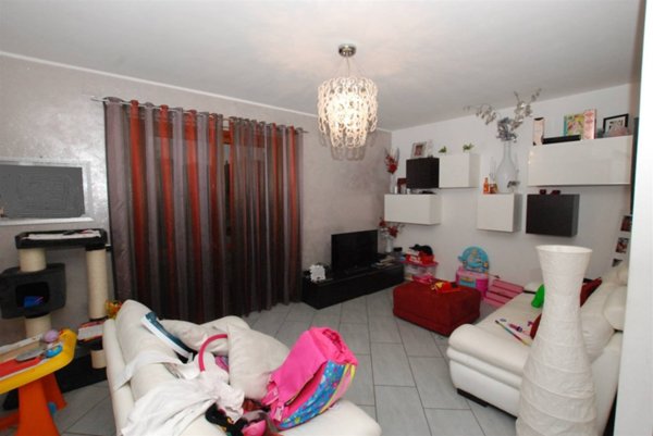 casa indipendente in affitto a Collesalvetti in zona Vicarello
