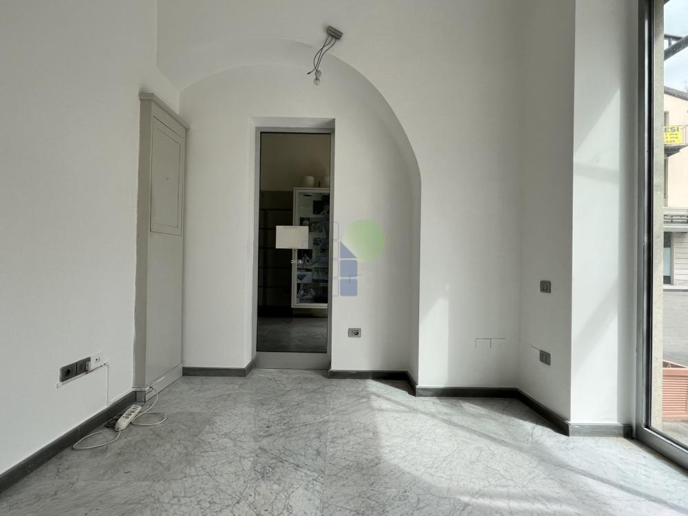 negozio in affitto a Livorno
