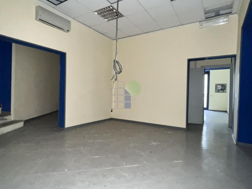 negozio in affitto a Livorno in zona Centro Città