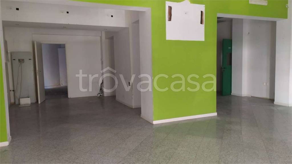 negozio in affitto a Livorno in zona Centro Città
