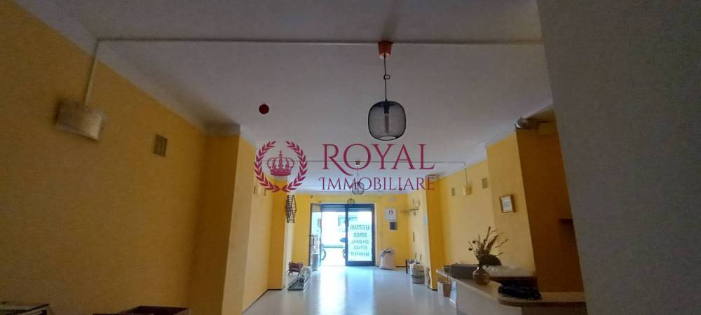 locale commerciale in affitto a Livorno