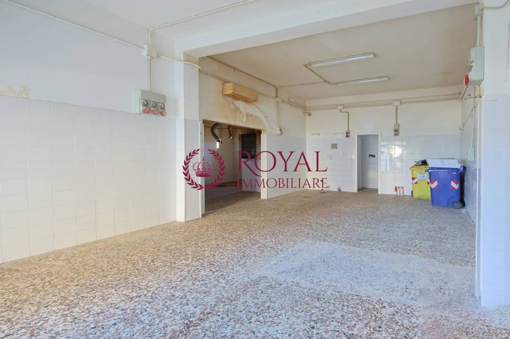 locale commerciale in affitto a Livorno