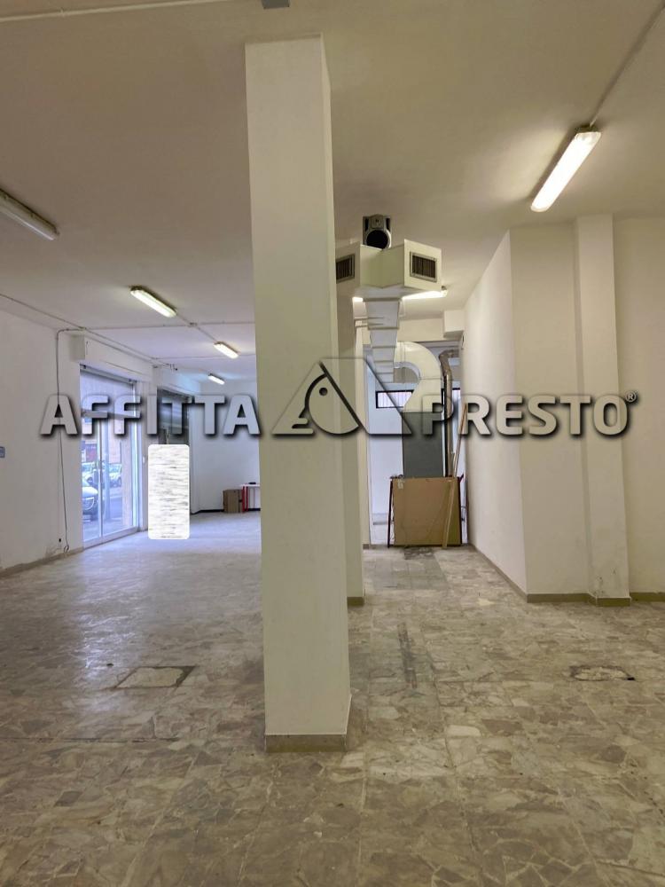 locale commerciale in affitto a Livorno in zona Stazione