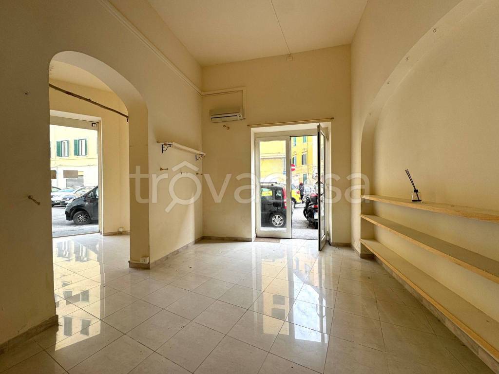 negozio in affitto a Livorno