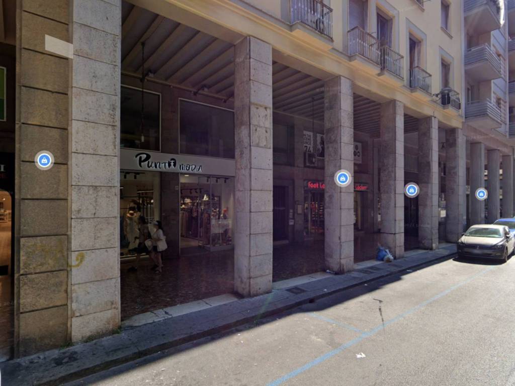 negozio in affitto a Livorno in zona Centro Città