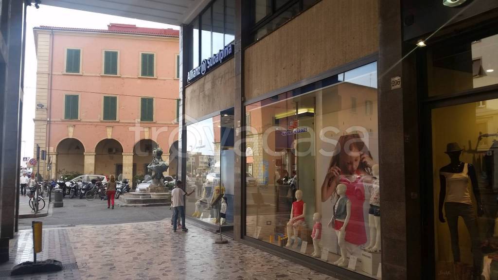 negozio in affitto a Livorno in zona Centro Città