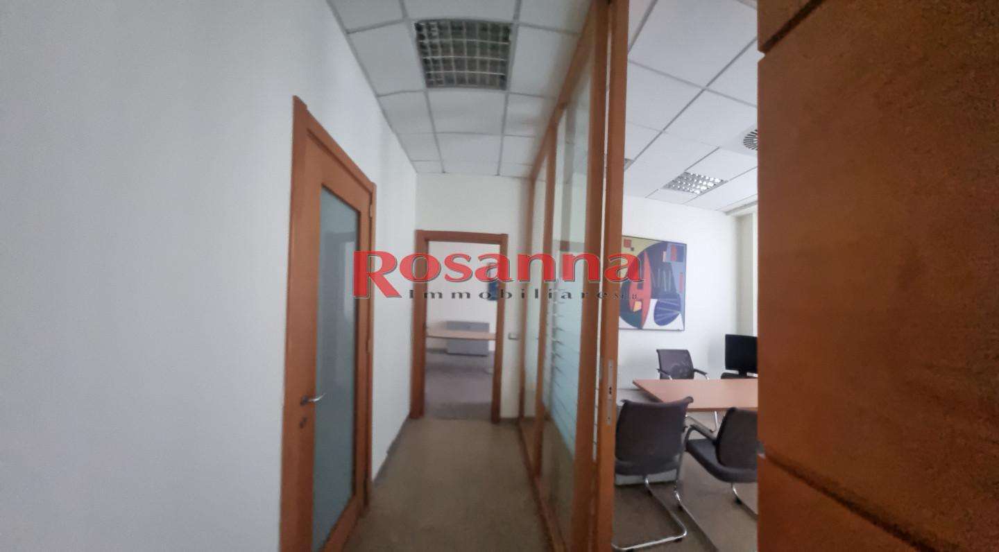 locale commerciale in affitto a Livorno