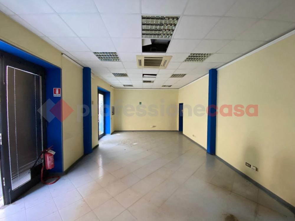negozio in affitto a Livorno