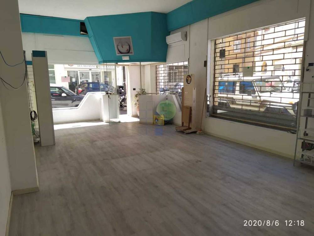 negozio in affitto a Livorno in zona Centro Città