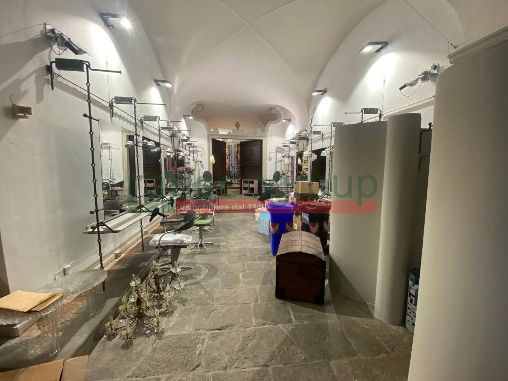 locale commerciale in affitto a Livorno