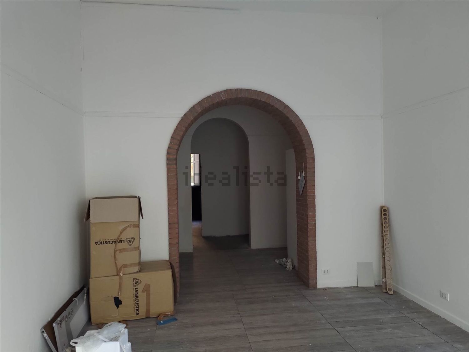 locale di sgombero in affitto a Livorno