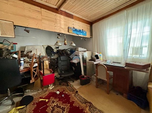 locale di sgombero in affitto a Livorno in zona Pian di Rota