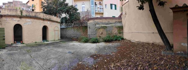 locale commerciale in affitto a Livorno