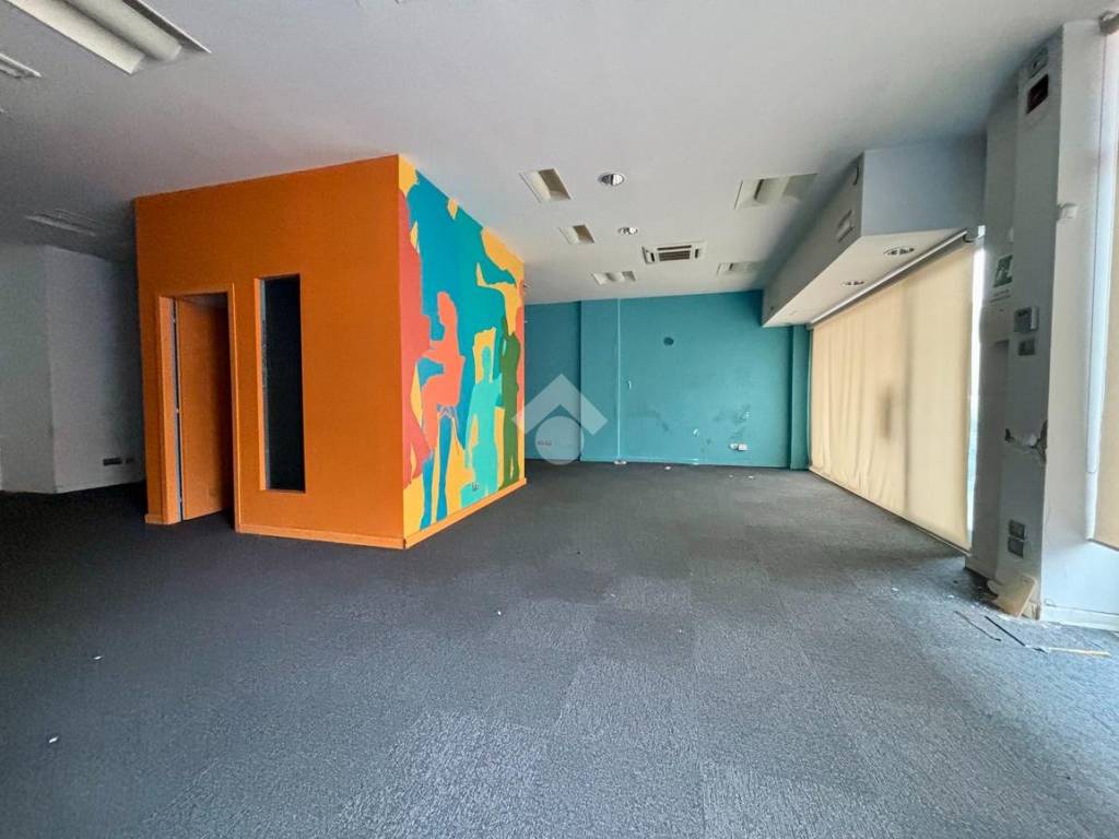 negozio in affitto a Livorno in zona Centro Città