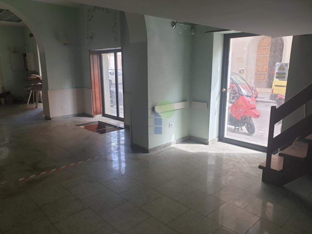 negozio in affitto a Livorno in zona Centro Città