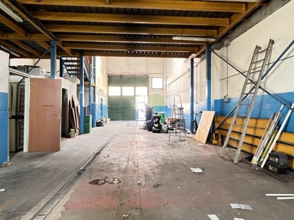 locale commerciale in affitto a Livorno